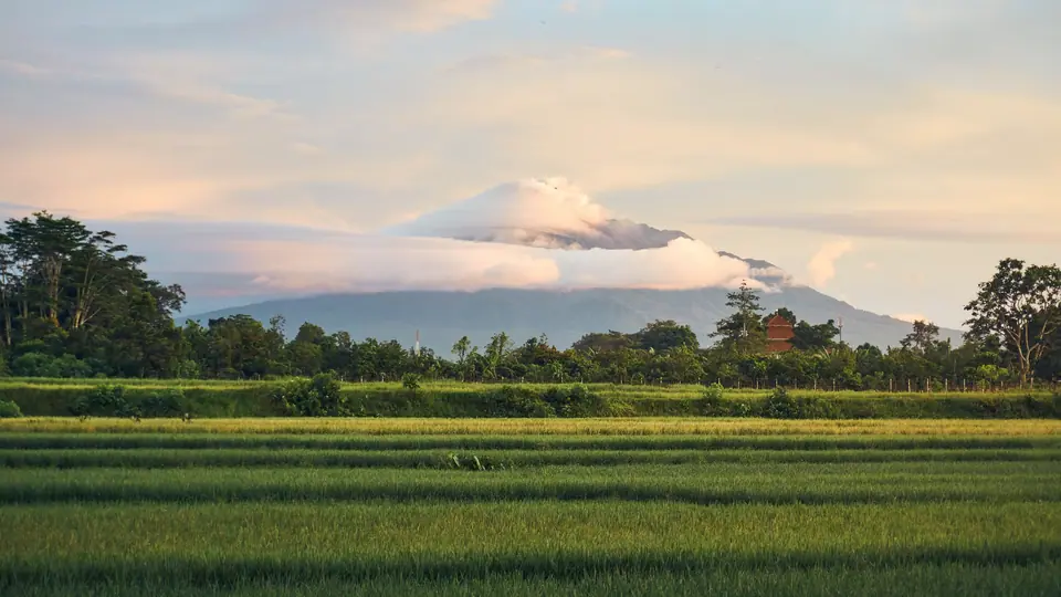 Kapan kabut Merapi paling indah